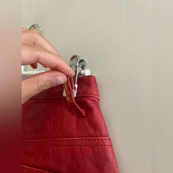 Levi’s Red Tab Red Leather Pants Skinny Fit and High Waisted - Picture 7 of 7